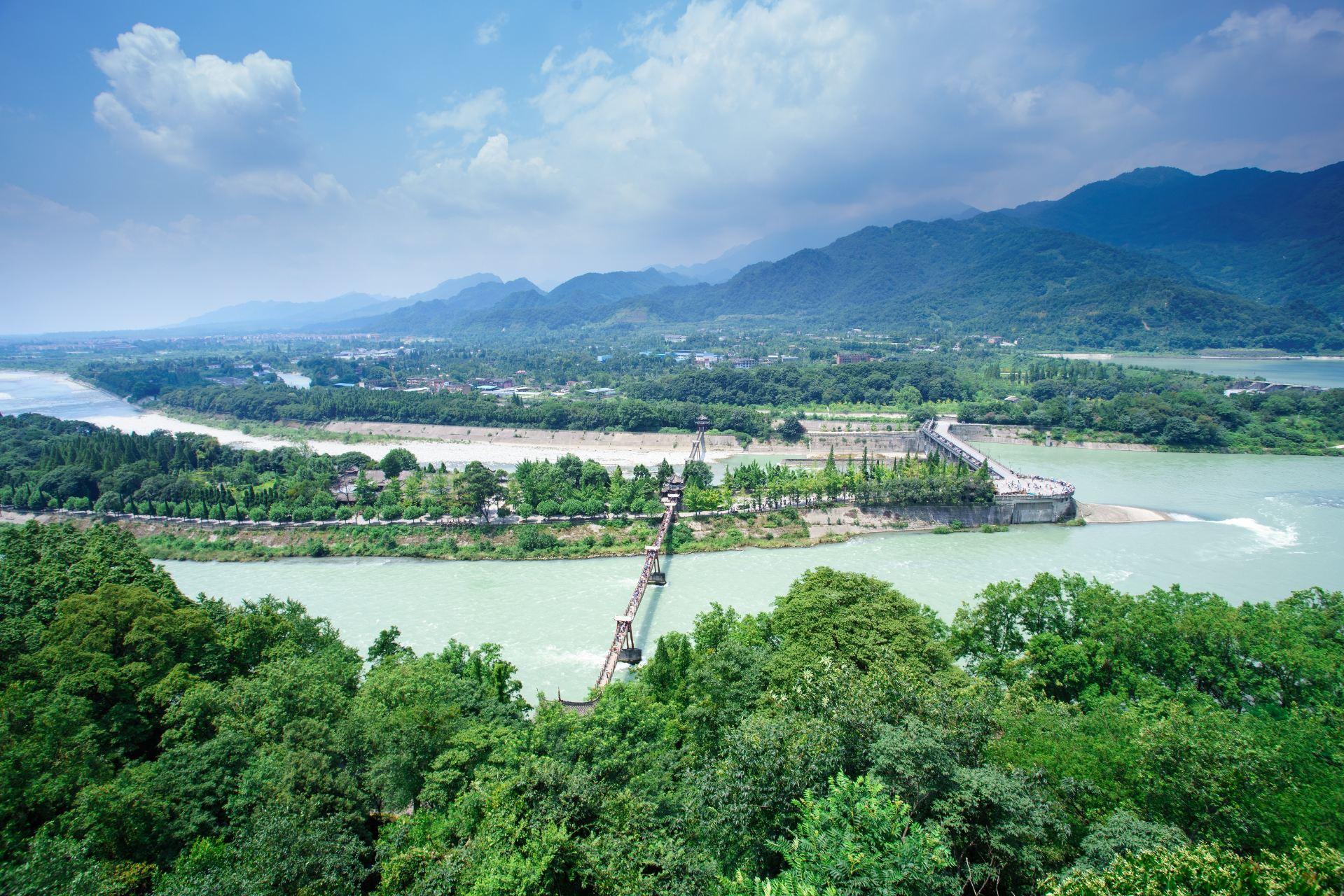 Dujiangyan Scenic Area