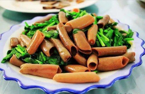 Stir-Fried Sea Intestine with Leek