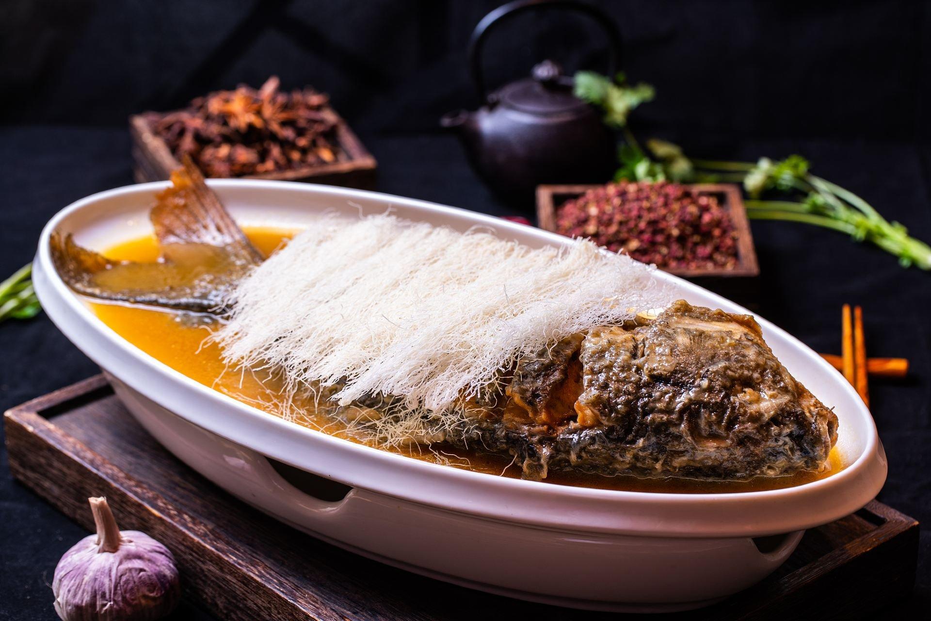 Carp blanked in baked noodles