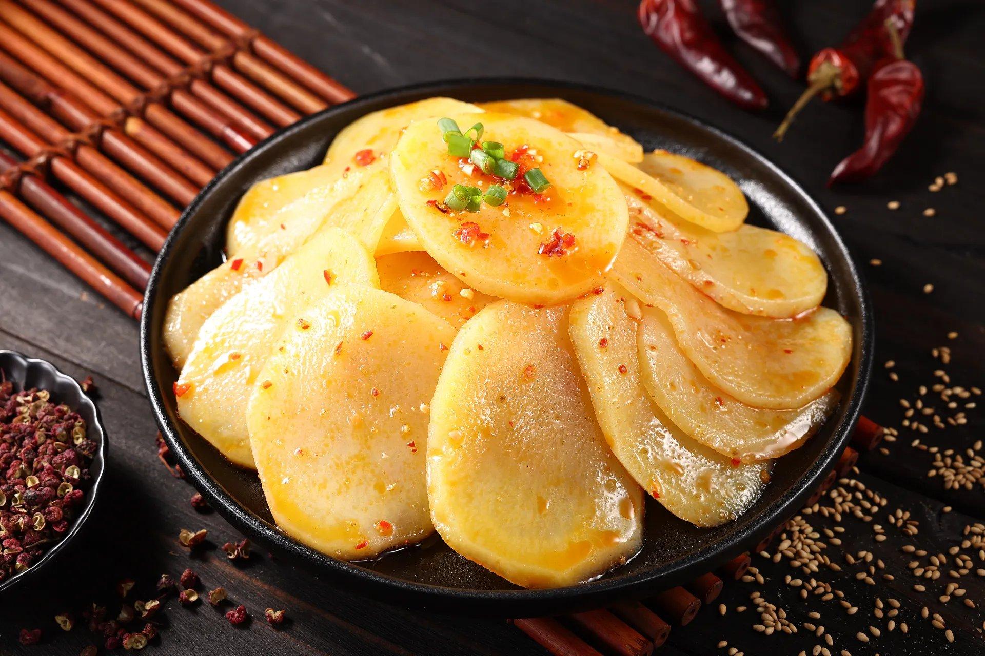 Stir-Fried Potato Slices with May-Chang Oil